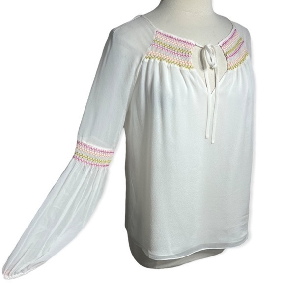 Diane von Furstenberg ivory silk bohemian blouse with smocked stitching Size 8 - Picture 3 of 9